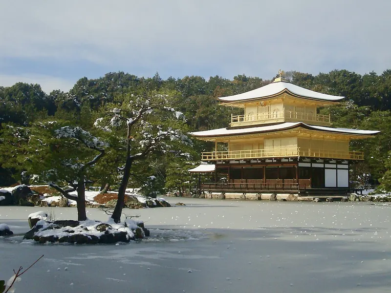 Kinkaku-ji temple in Kyoto under snow, cover for the coming-soon Japan in Winter Tokyo and Kyoto itinerary